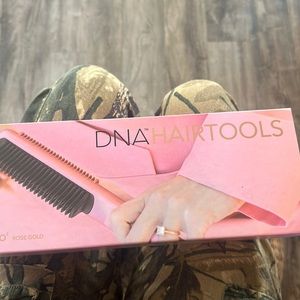 Dna styling comb
